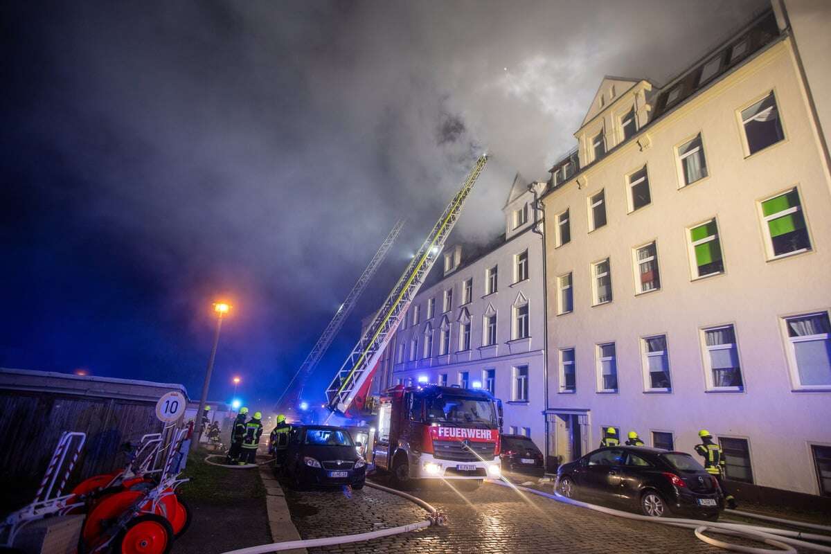 Großbrand in Plauen: Wohnhaus in Flammen, Bewohner evakuiert