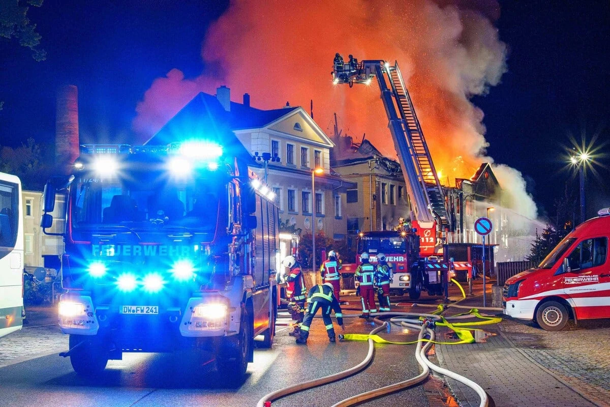 Großbrand in Rabenau! Ehemalige Möbelfabrik in Flammen