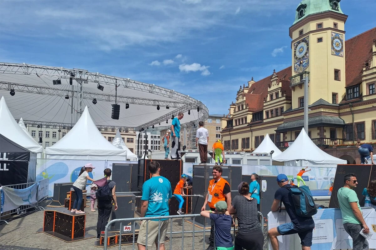 Unwetter zieht über Leipzig: Turnfest-Abschluss wird verlegt.