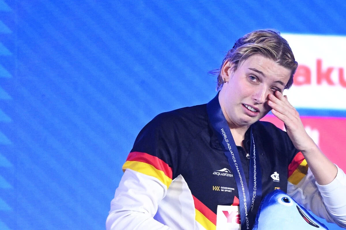 Hitlergrüße nach Paris: Deutsche Schwimm-Weltmeisterin als Nazi beschimpft