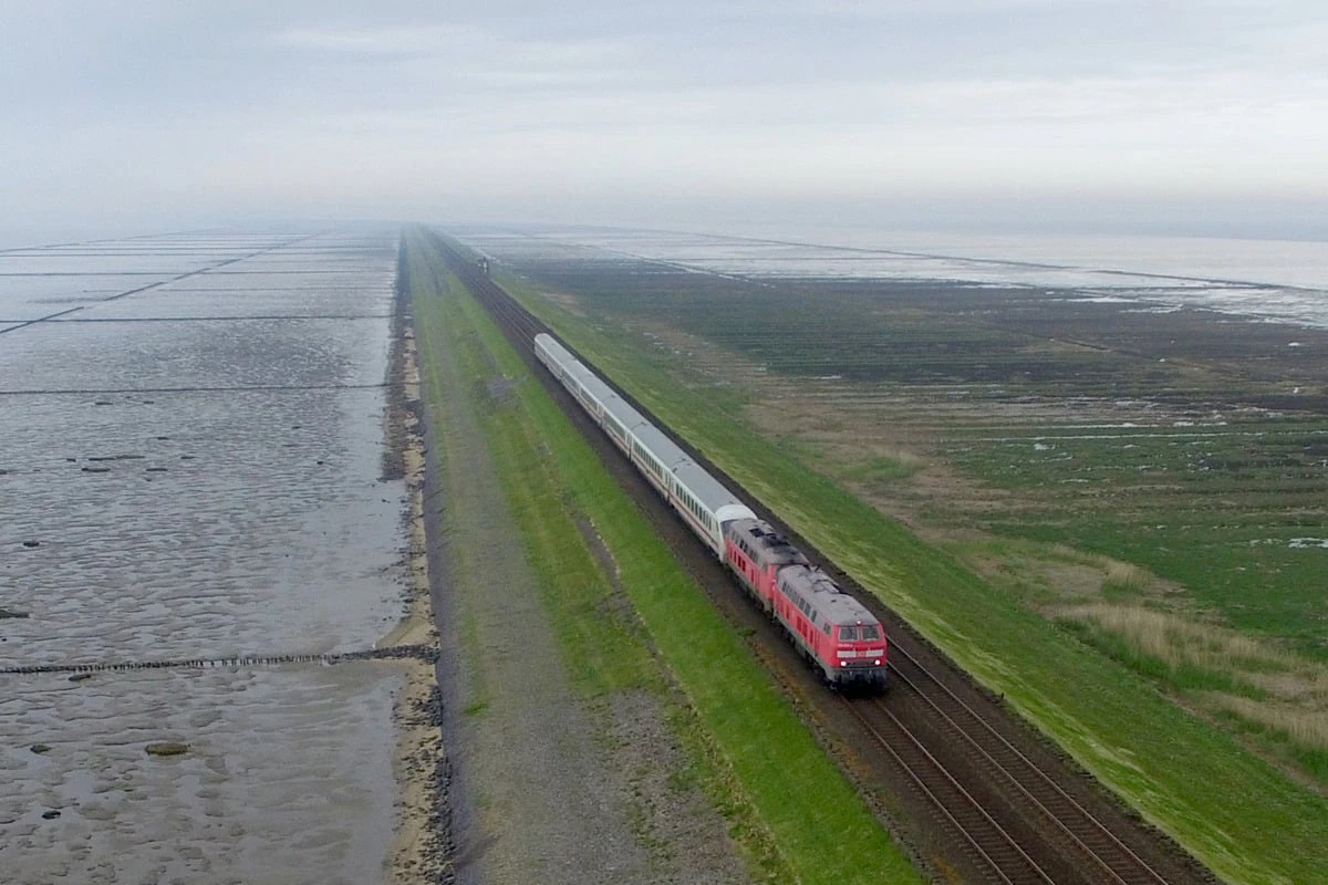 Zum 100. Jubiläum: Warum Sylt einen neuen Namen für den Bahndamm will