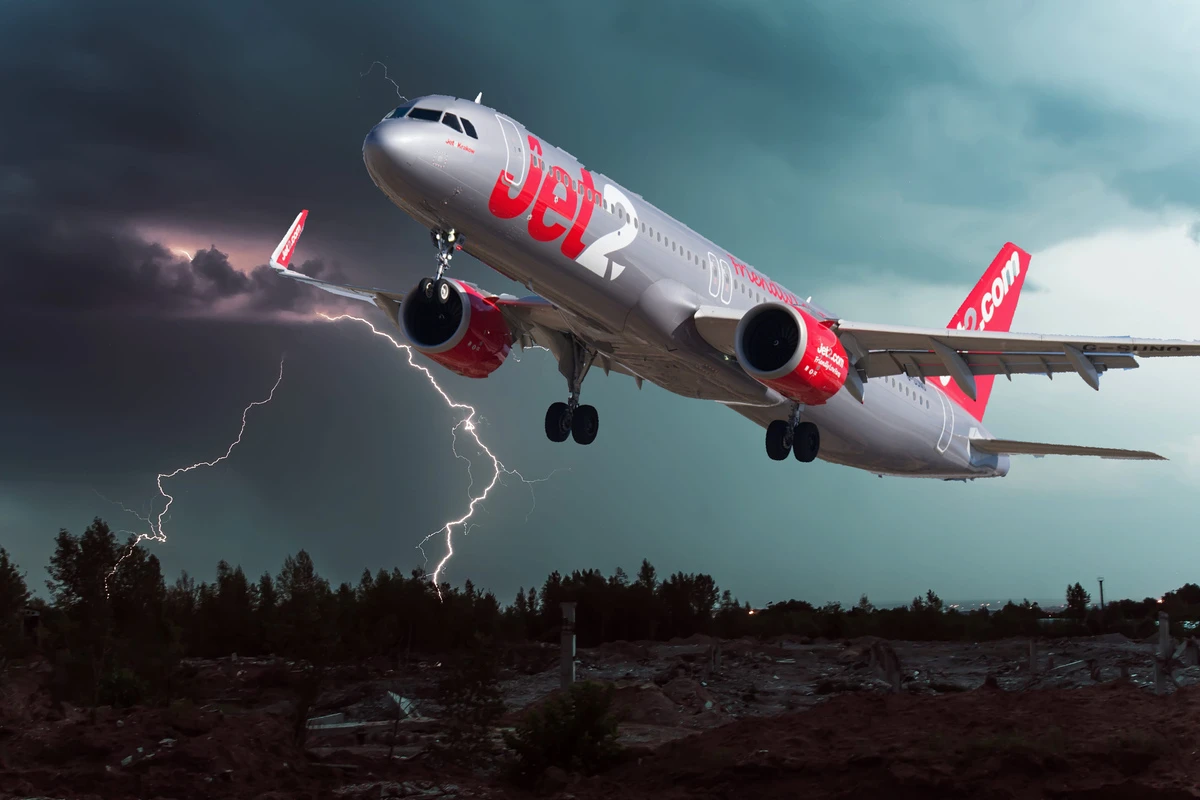 Drama über den Wolken: Blitz schlägt in Flugzeug ein