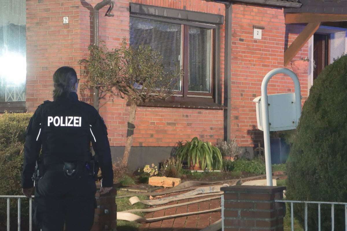 Mann attackiert Familienangehörige mit Hammer, wenig später ist er tot