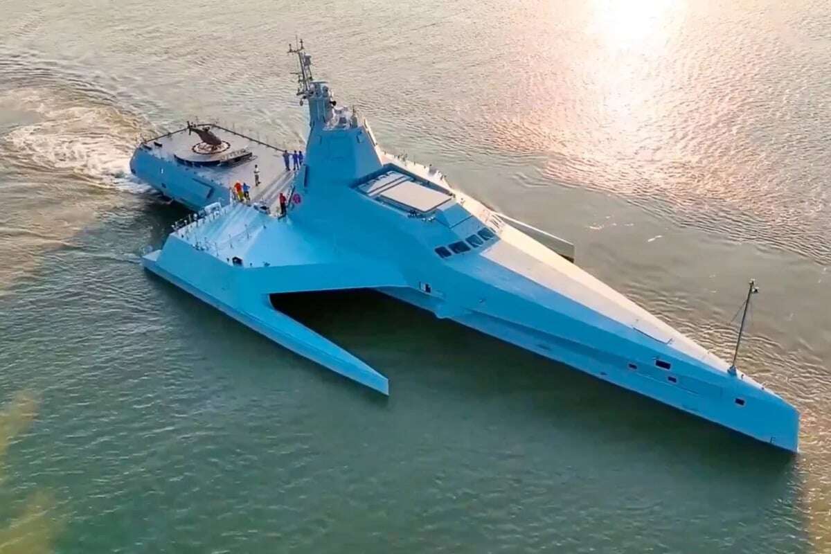 Neues Kriegsschiff: China stellt futuristischen Stealth-Trimaran vor