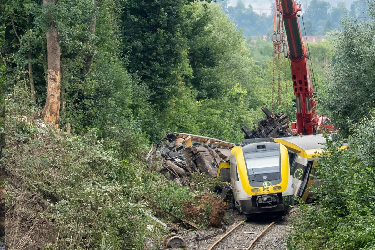 Tödliches Zugunglück: Bergung schreitet weiter voran