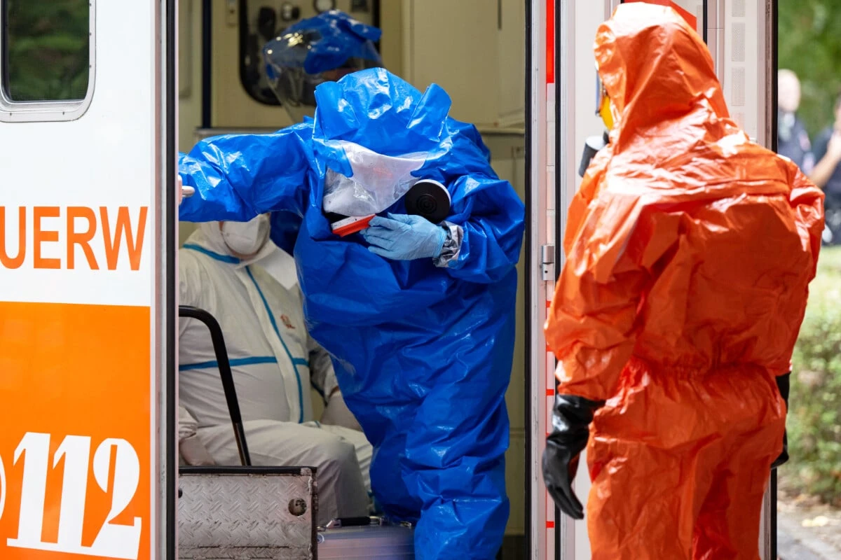 Weiterer mit Ebola infizierter Mensch in Deutschland: Ärzte kämpfen um Leben