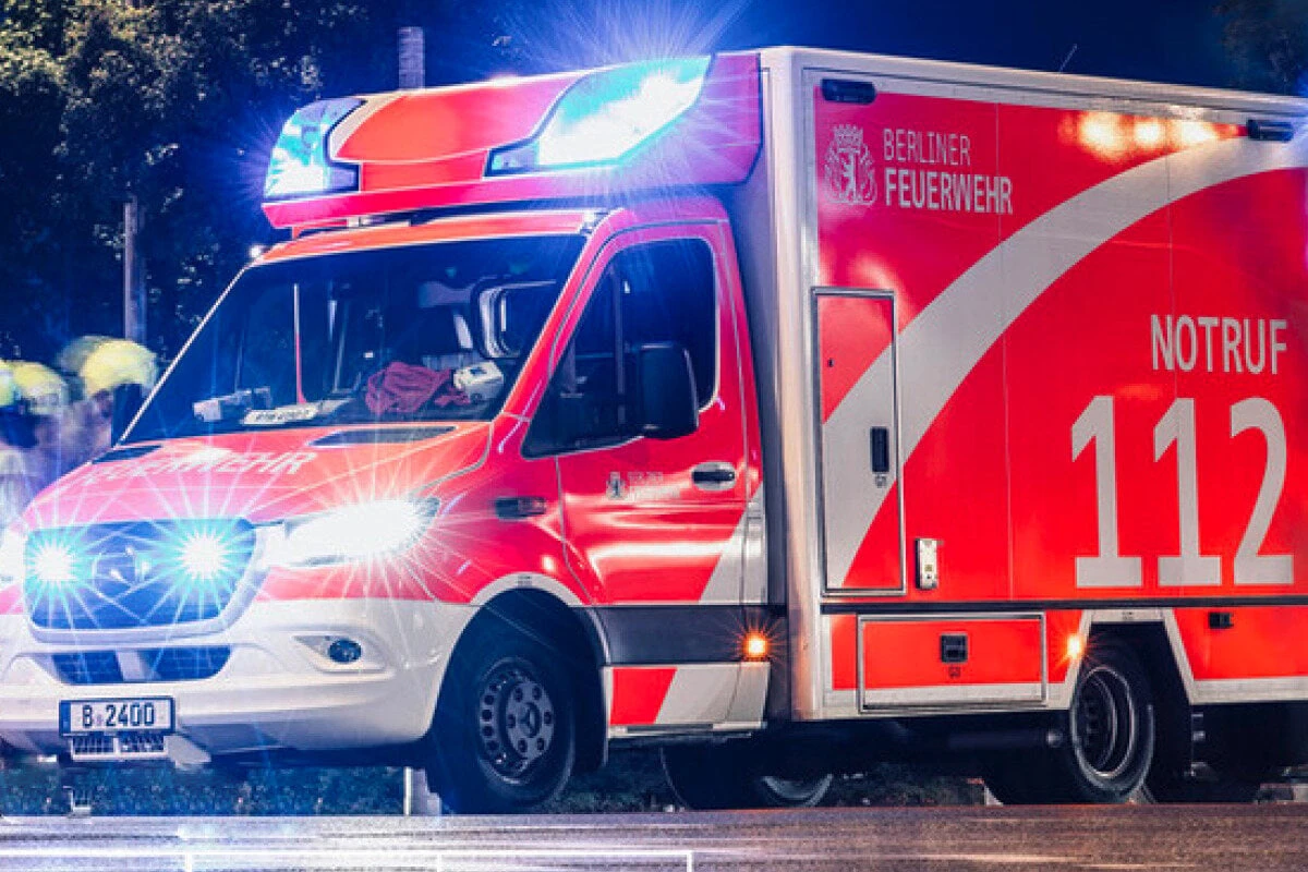 Feuerwehr entfernt Autodach, um Insassen nach Unfall zu retten: Fahrer stirbt trotzdem