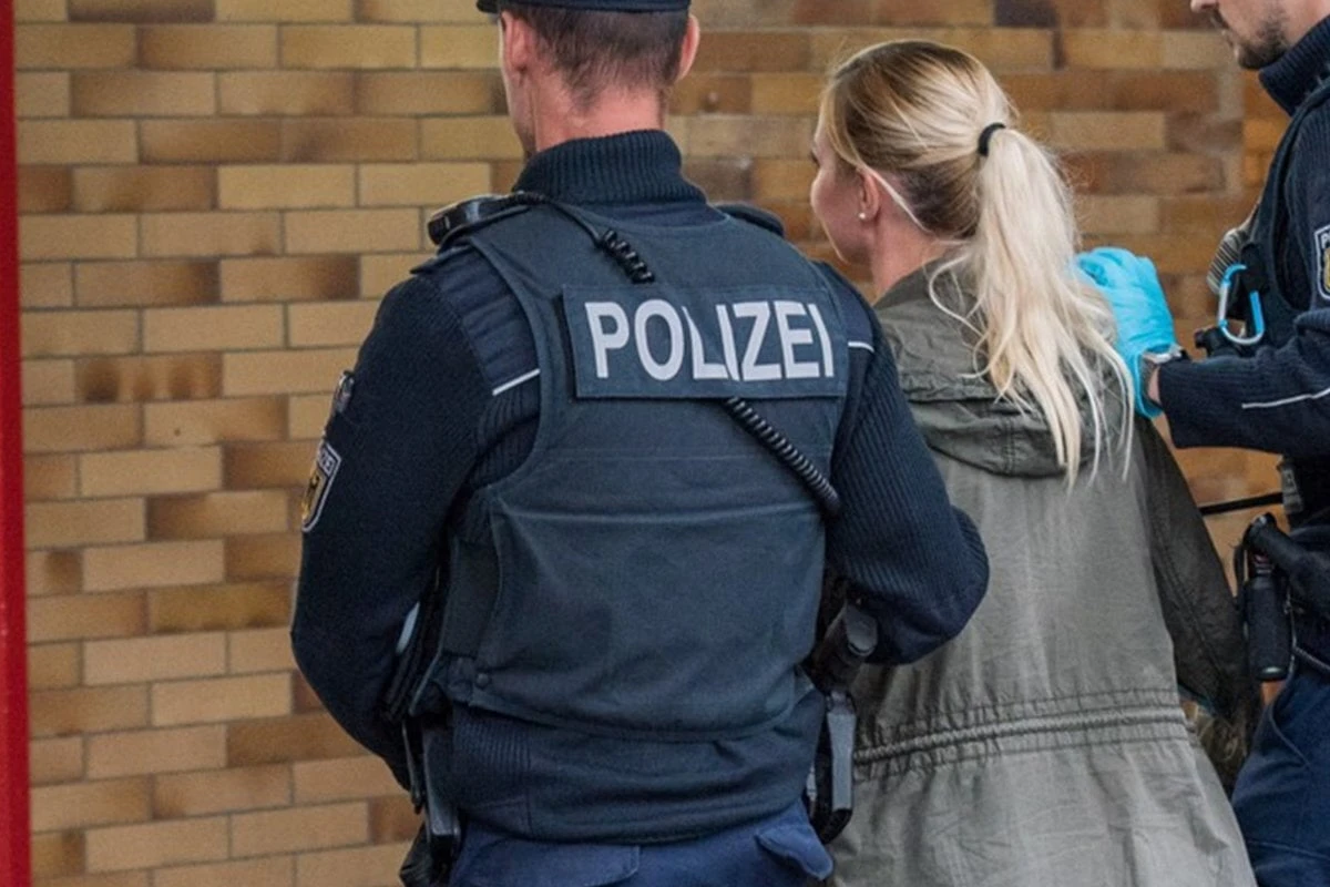 Sie dann aber auch: Mann verpfeift seine Ehefrau bei eigener Festnahme – beide in Haft