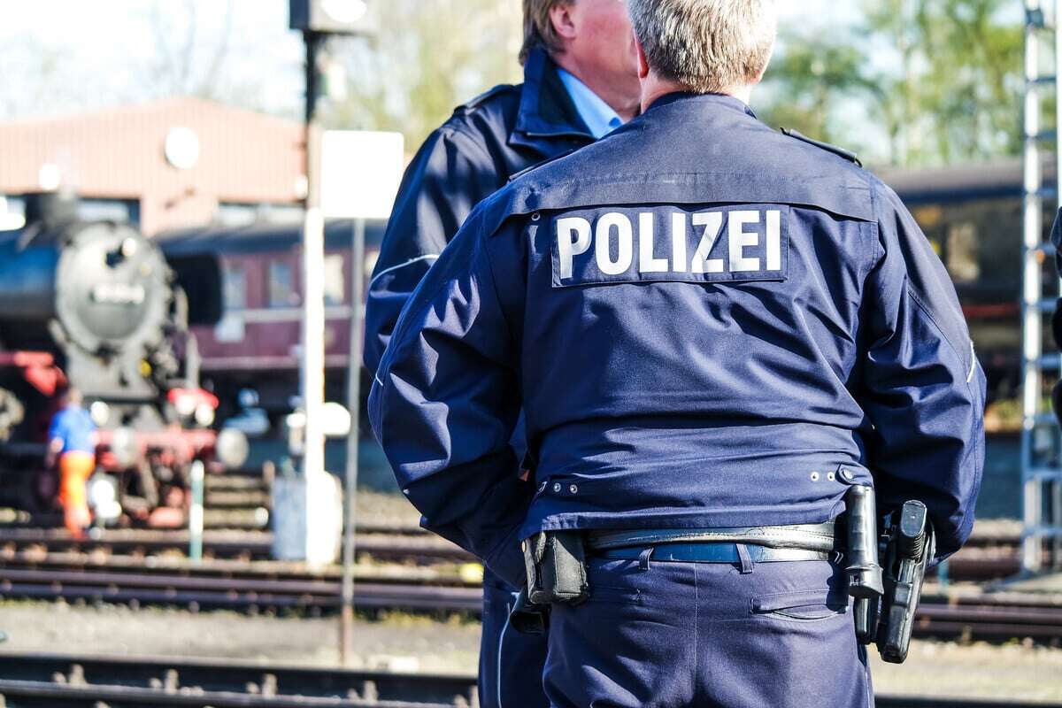 Betrunken und bewaffnet unterwegs: Reisender sollte längst im Gefängnis sitzen!