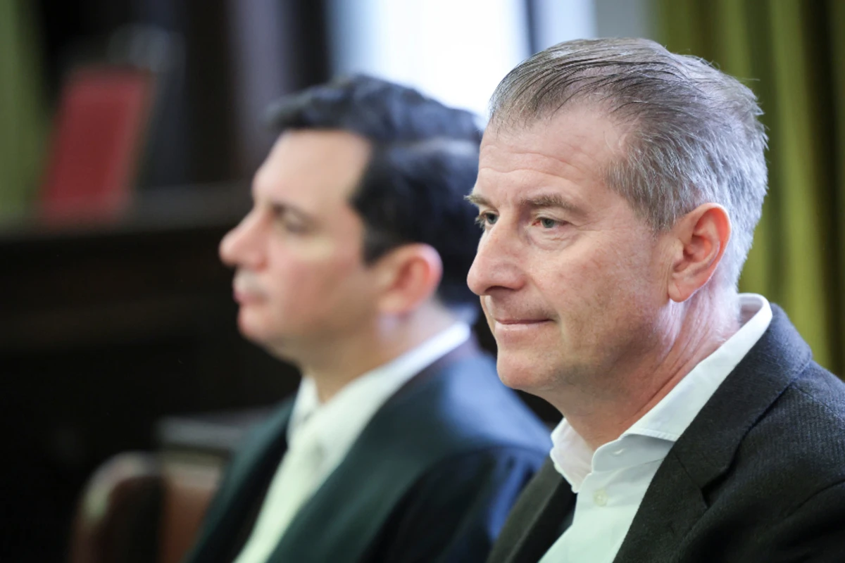 Block-Prozess: Darüber wundern sich die Kinder Theo und Klara laut Hensel