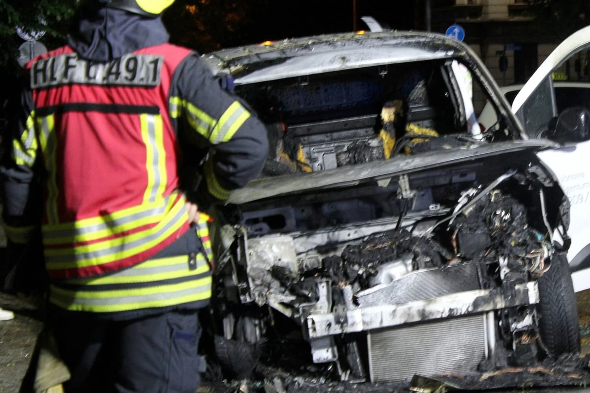 Brandstiftung im Leipziger Westen: Vonovia-Transporter fackelt ab
