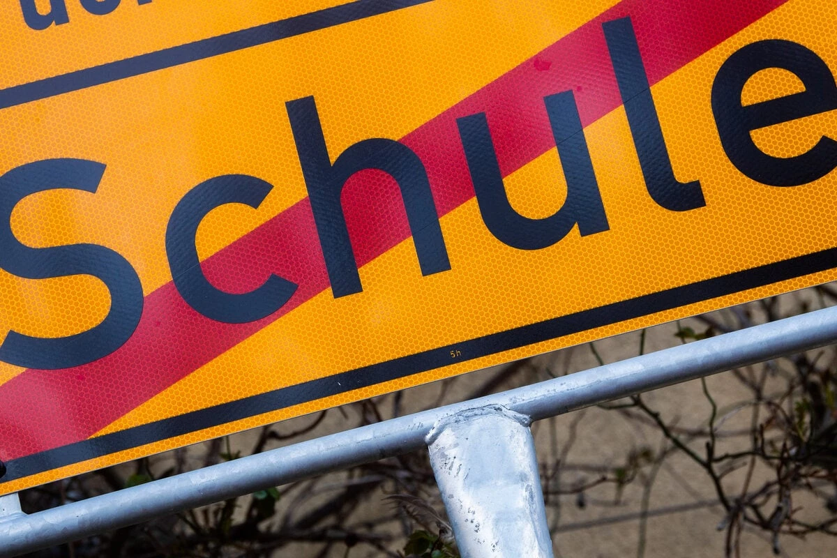 Junge will partout nicht in Schule, doch das rüttelt den Schwänzer wach