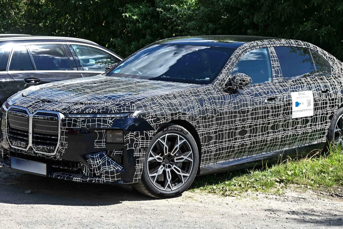 Getarnter Luxus-BMW bei Leipzig entdeckt: Handelt es sich hierbei wirklich um einen Prototyp?
