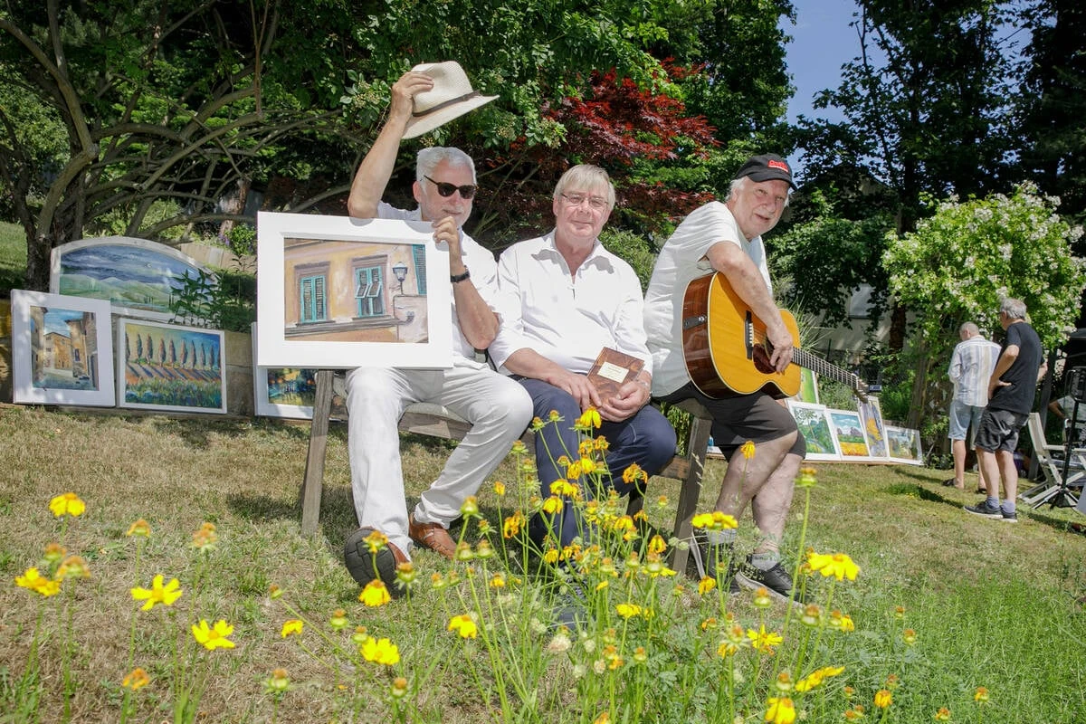 Starke Kunstaktion in Radebeul: Wenn der Aluminium-Krake im Garten einzieht