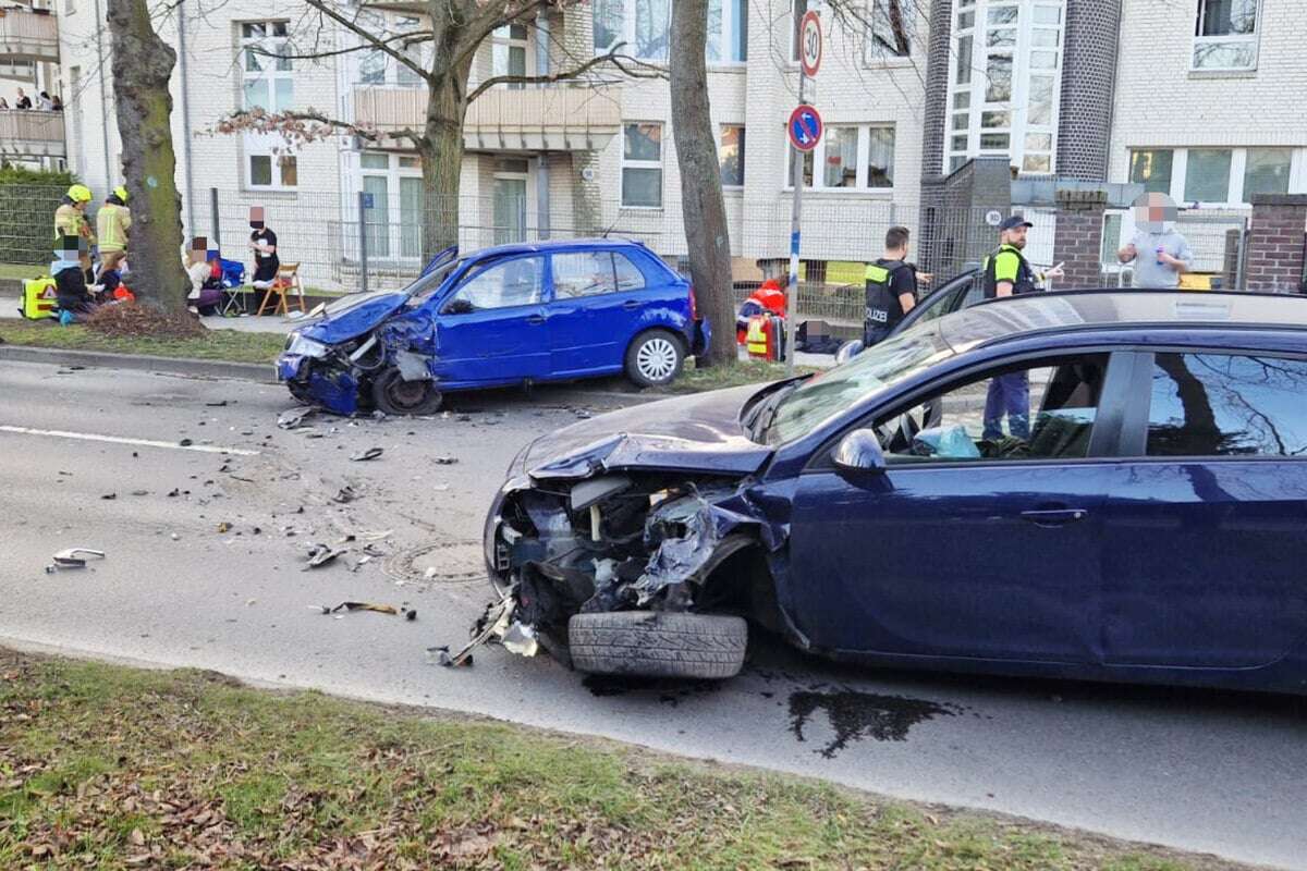 Vier Verletzte nach Crash in Lichtenberg, darunter ein Kind