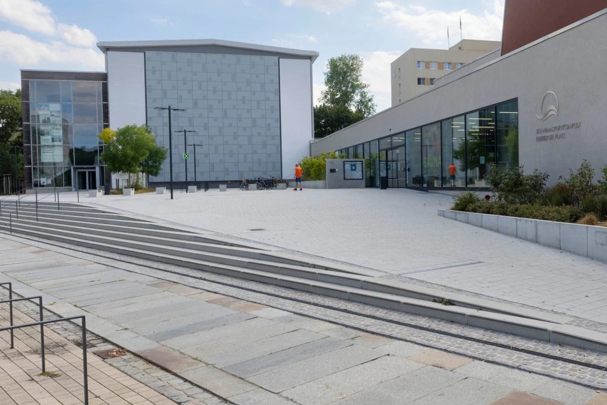 Problem mit Dachkonstruktion: Springerhalle am Freiberger Platz ab sofort gesperrt