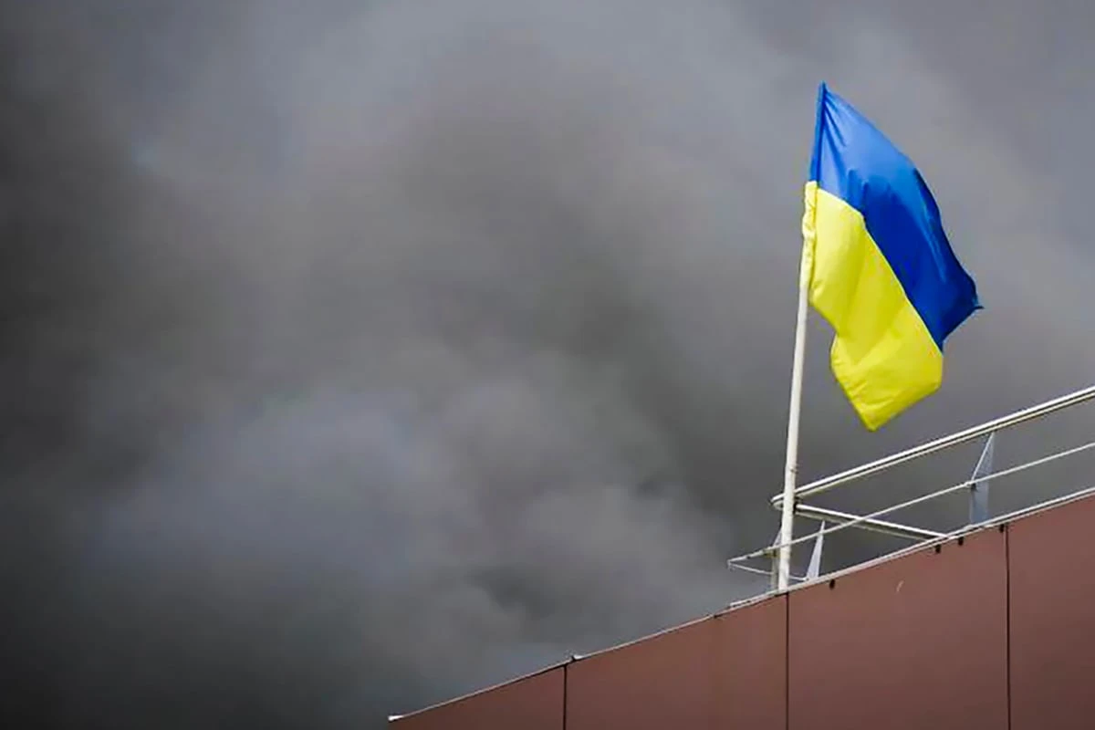 Ukraine-Krieg: Russen-Rakete schlägt neben Passagierzug ein