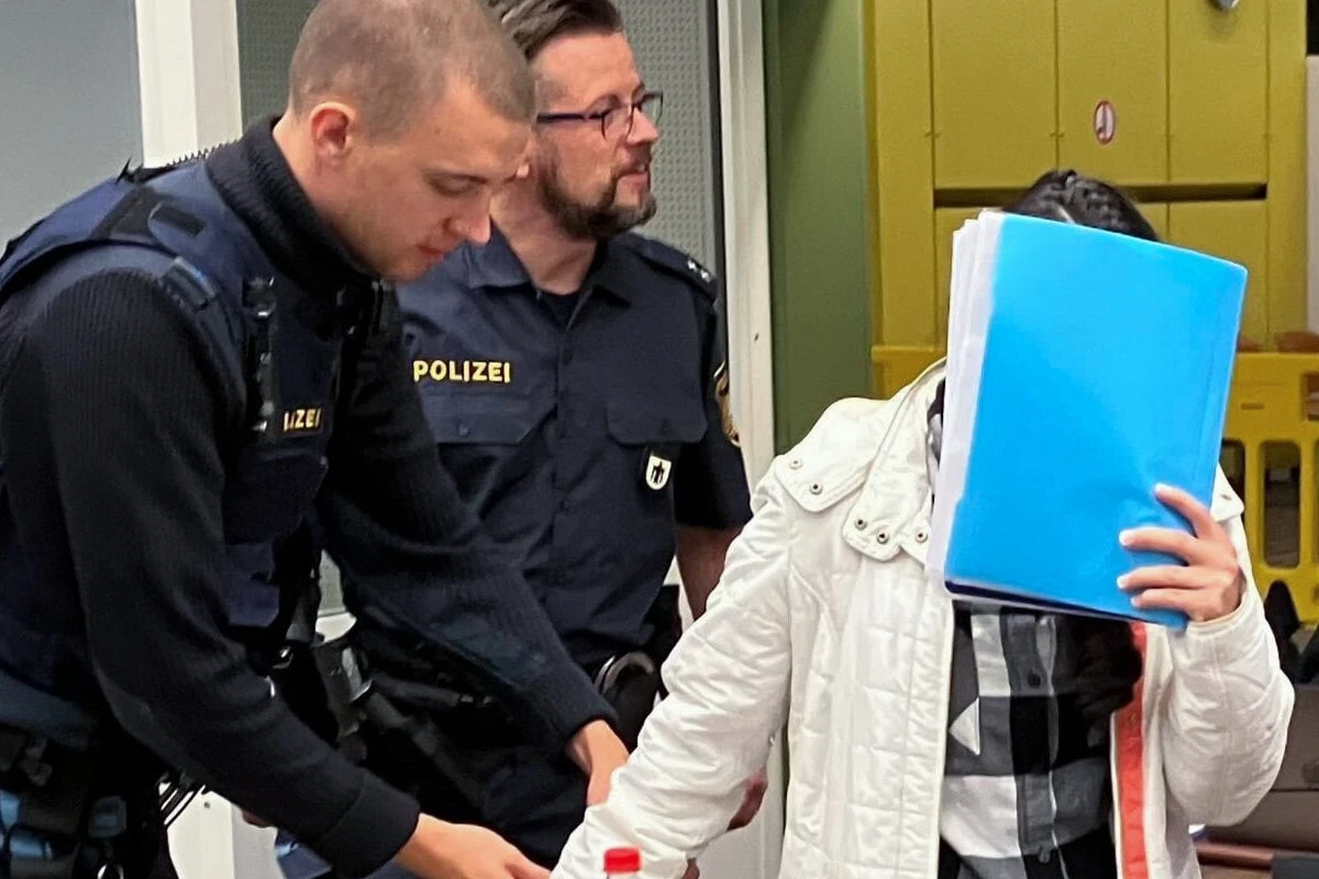 IS-Prozess um Mädchen-Versklavung: Angeklagte will doch nichts sagen