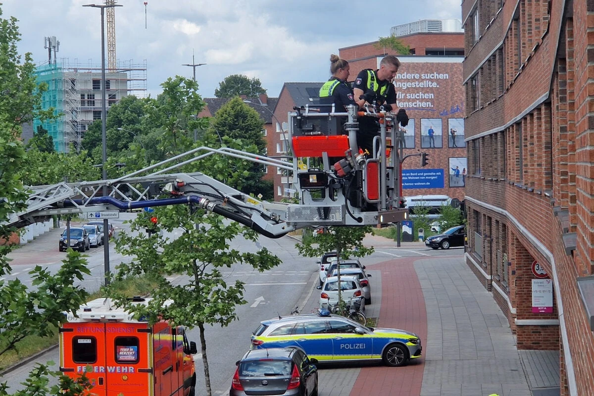 Mit Machete verschanzt? Polizeieinsatz in Barmbek