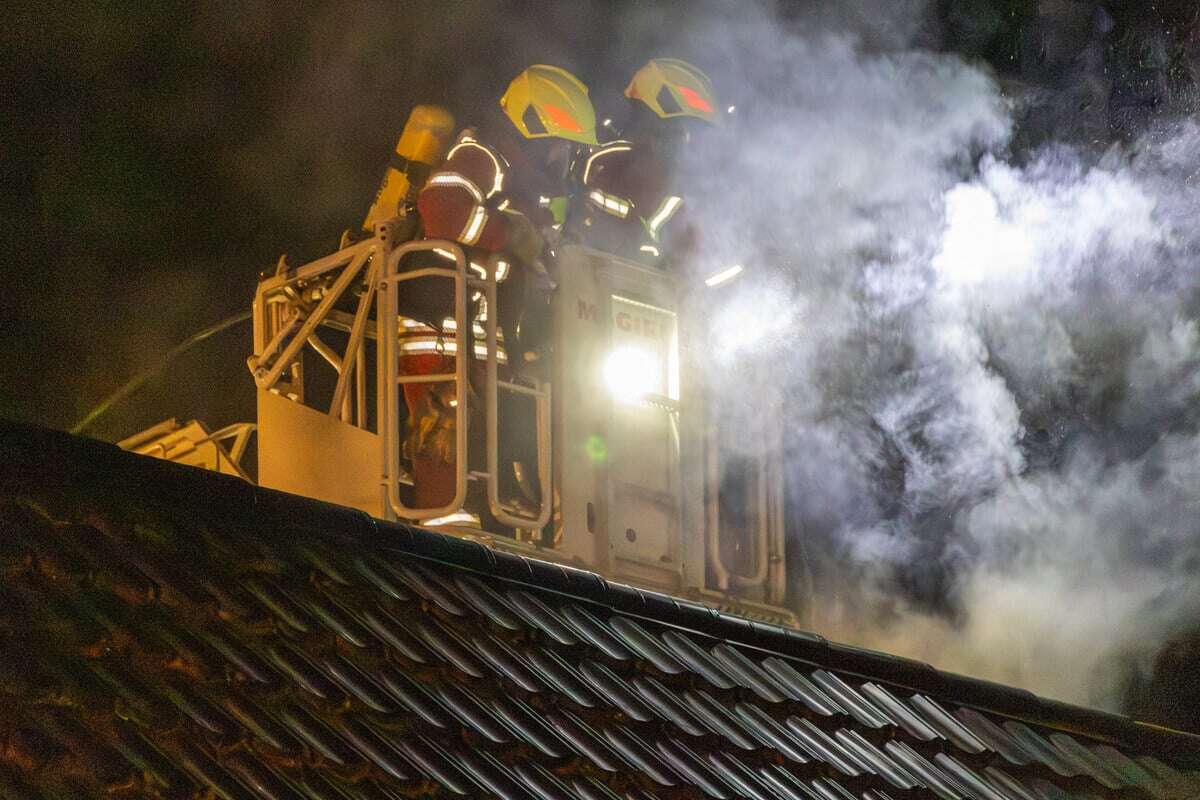 Schornsteinbrand im Erzgebirge: Kameraden verhindern größeres Feuer