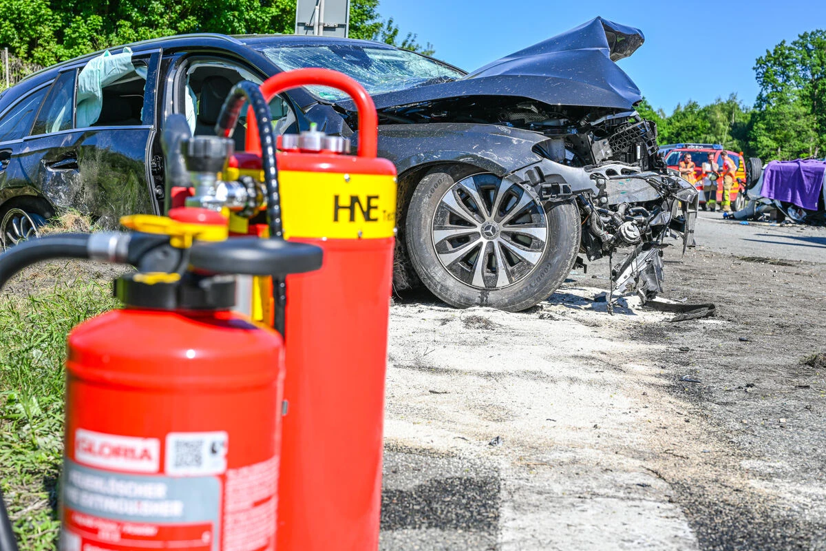 Geisterfahrer-Unfall auf A8: Ein Toter und mehrere Schwerverletzte