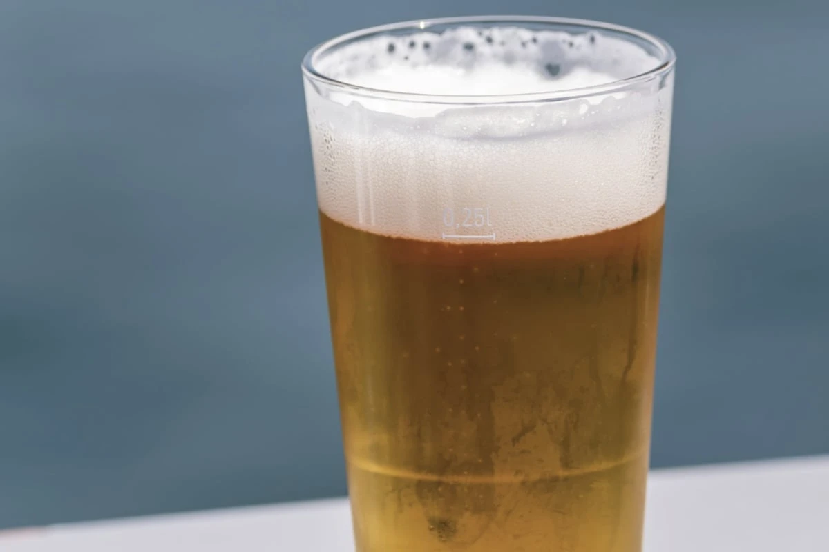 Bei fast 40 Grad: Eltern geben Baby Bier zu trinken