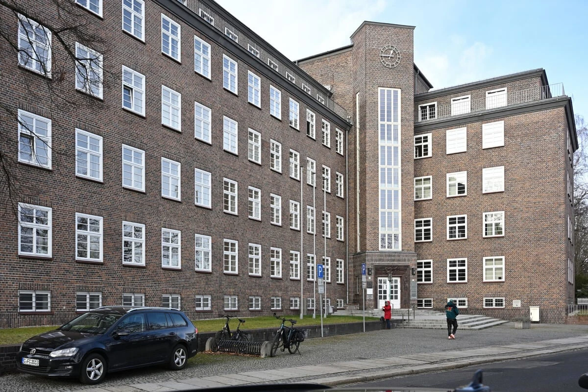 Vergewaltigung im Azubi-Wohnheim: Ist der Angeklagte zurechnungsfähig?