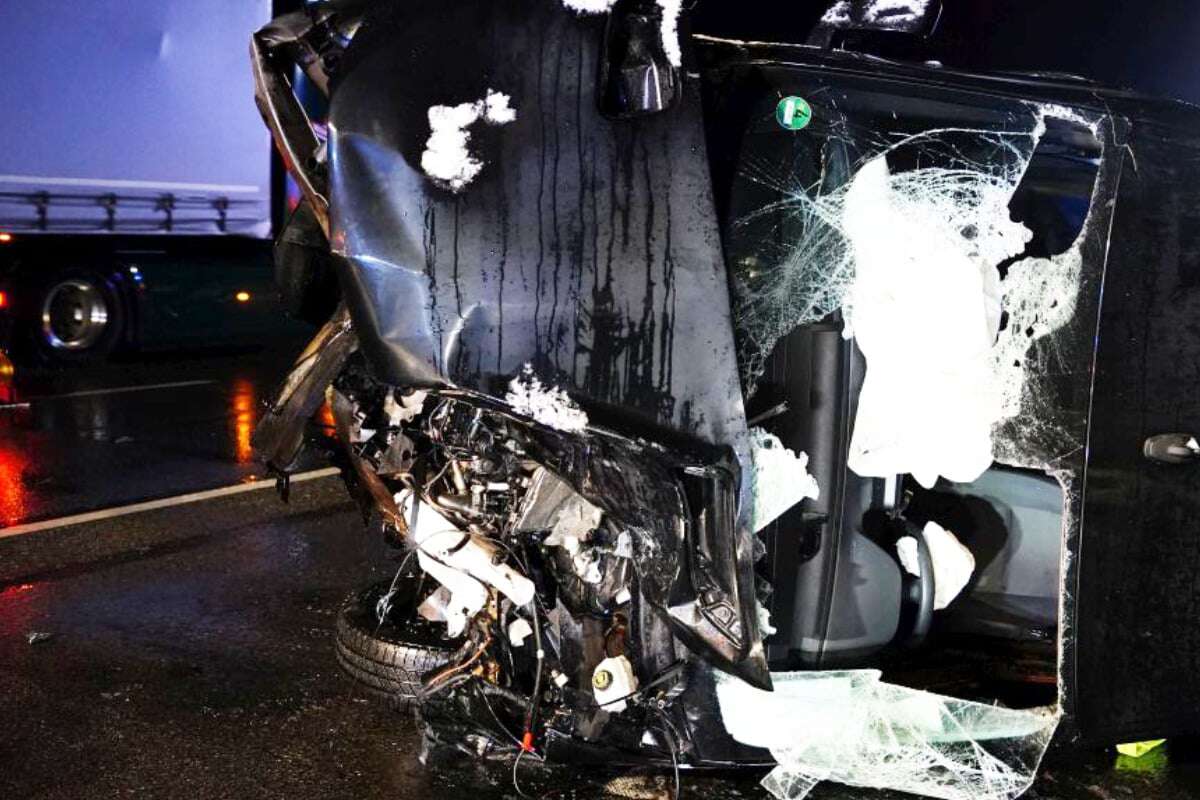 Vollsperrung der A7: Sprinter-Fahrer überholt Sattelzug und stirbt