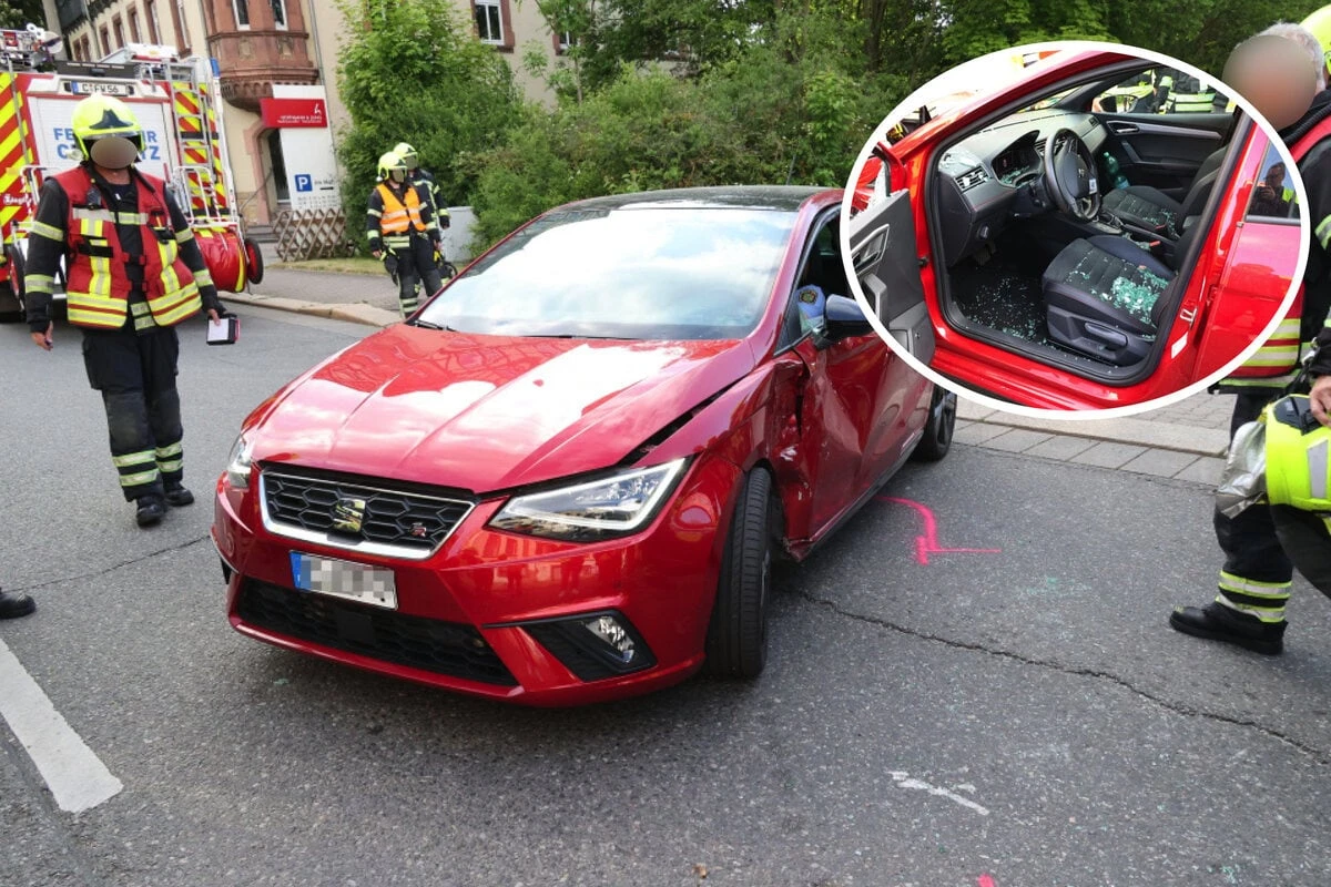 Auto prallt mit Motorroller in Zwickau zusammen - Kind verletzt