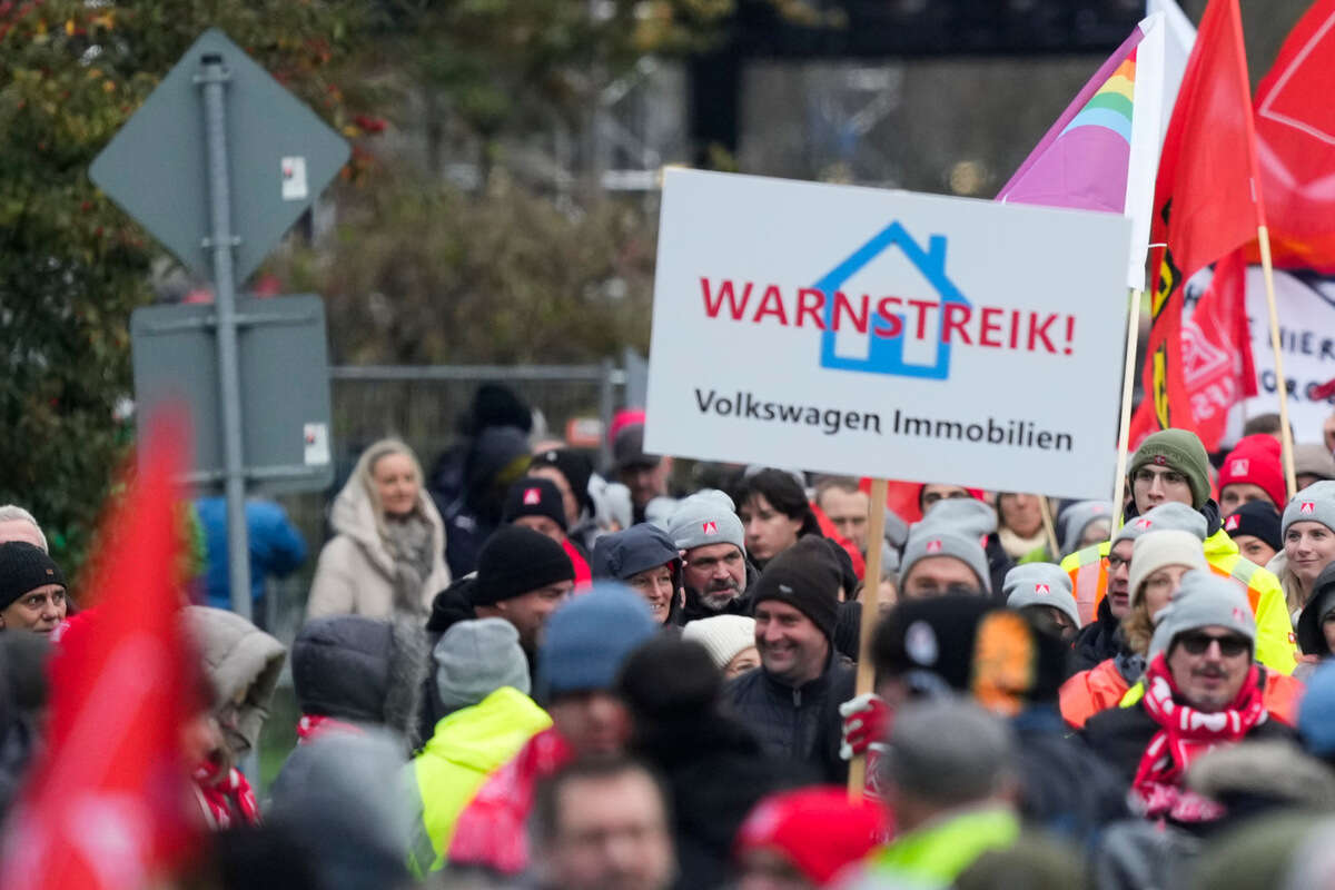 Warnstreik bei VW in Wolfsburg: 