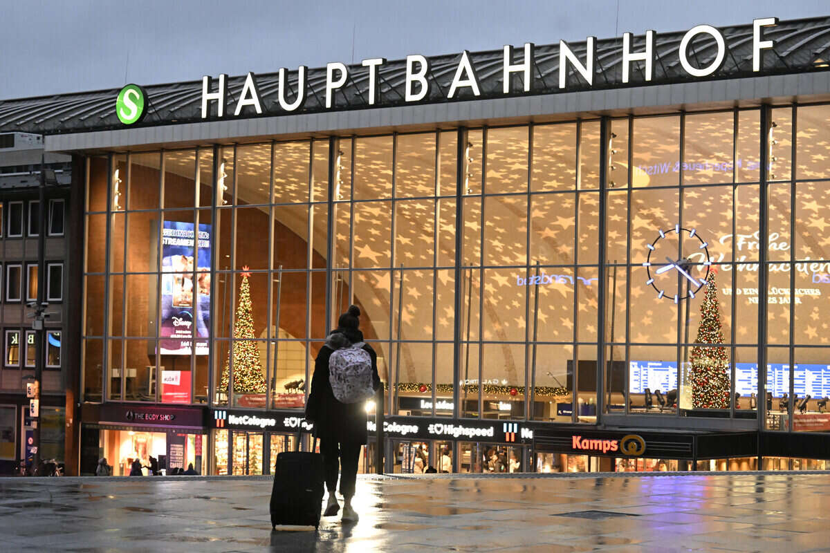 Großeinsatz am Kölner Hauptbahnhof! Rauchentwicklung auf Gleis zehn