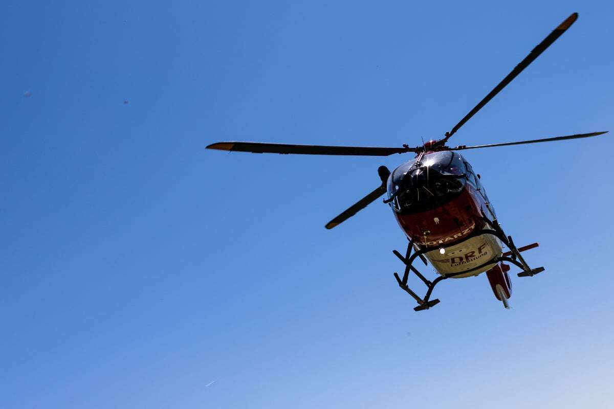 Vater verliert Tochter beim Skifahren aus den Augen: Kind liegt stundenlang verletzt in Wassergraben