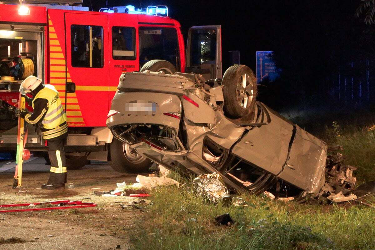 SUV überschlägt sich auf der A24: Drei Personen teils schwer verletzt