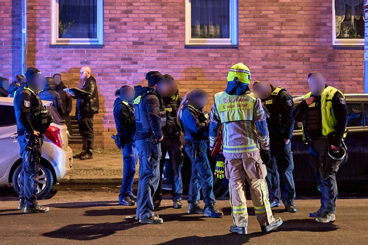 Mann schlägt Freundin, dann gibt's Stiche