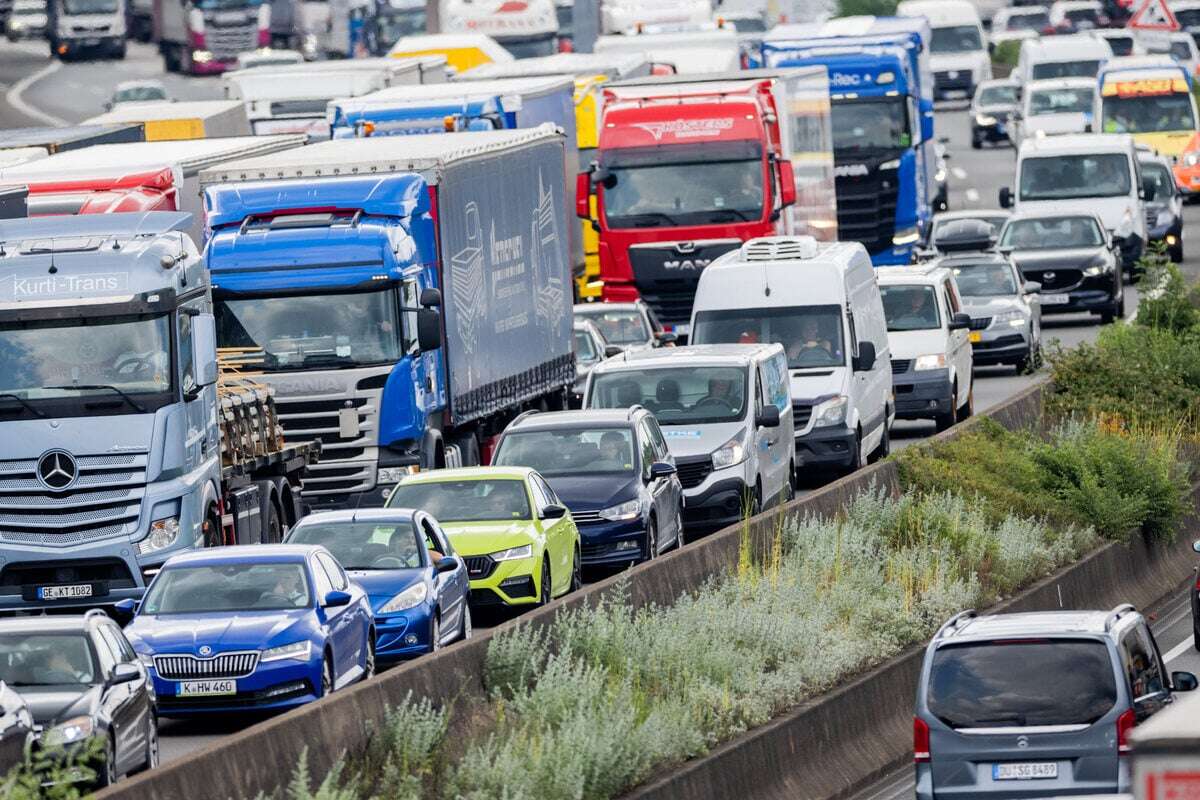 Autofahrer brauchen starke Nerven: Autobahn bei Köln am Wochenende voll gesperrt