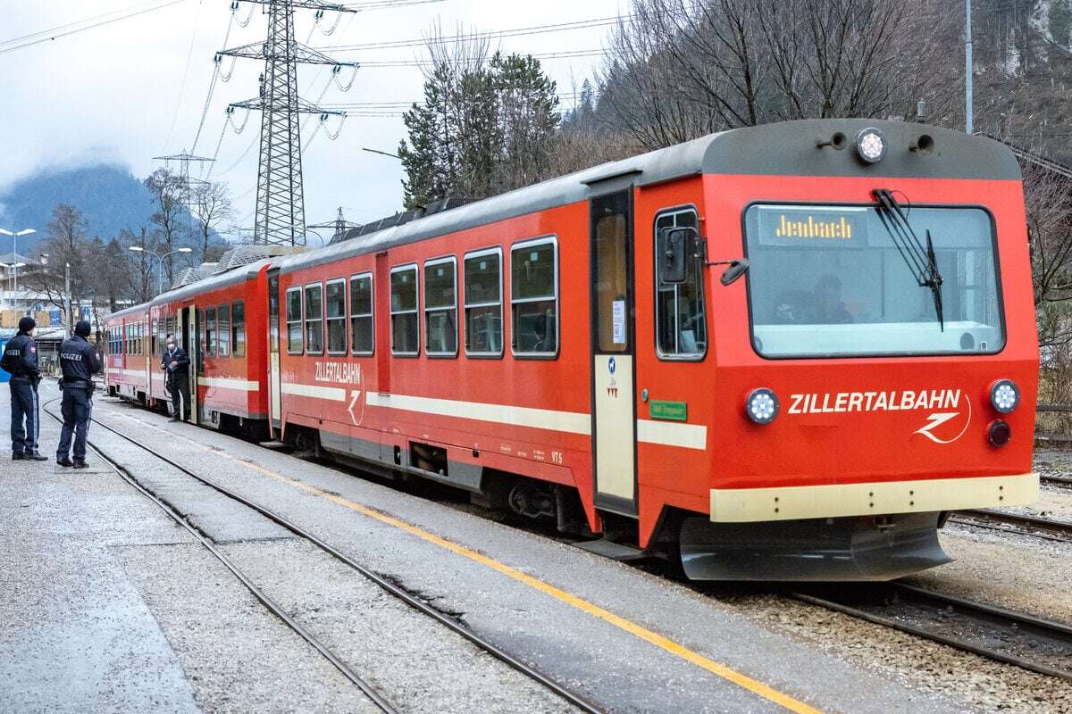 Ehepaar (60, 59) von Zillertalbahn erfasst - beide tot