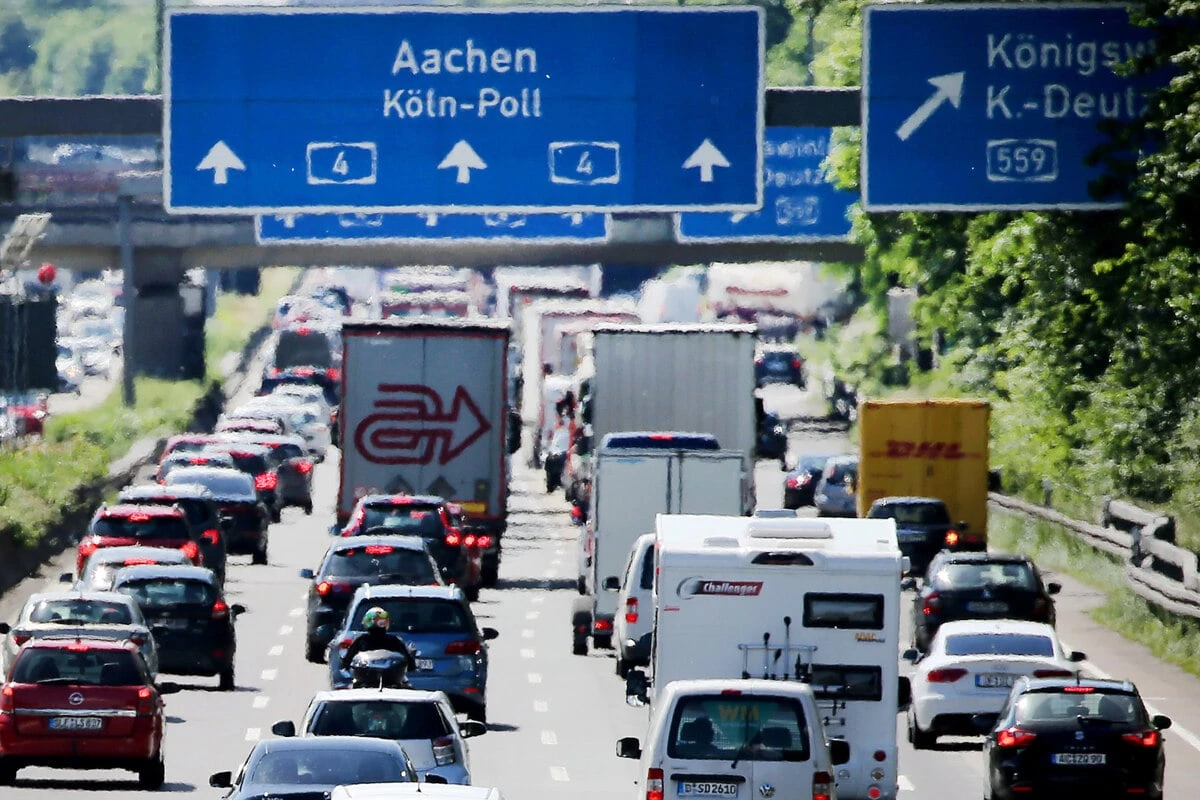 Staugefahr auf der A4: Autobahn bei Köln nach Unfall zeitweise voll gesperrt