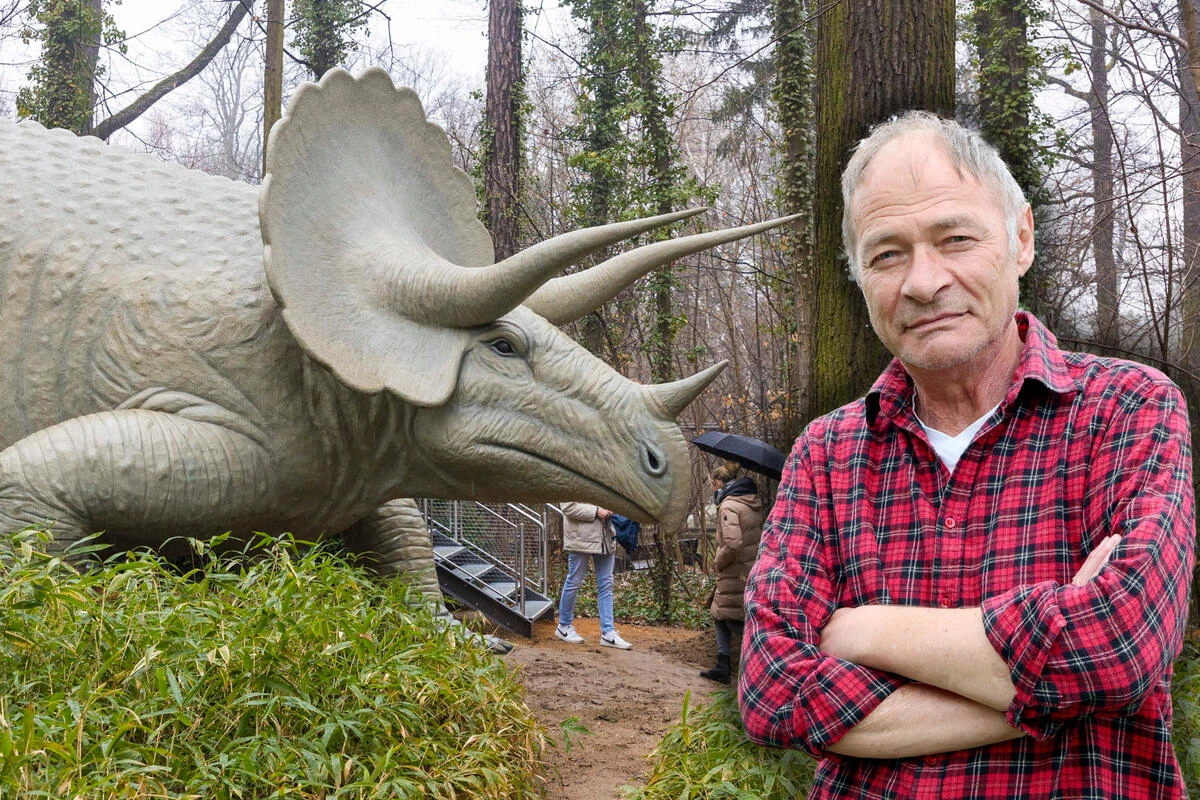 Er hat die Dinos im Saurierpark modelliert: Dieser Lausitzer hat ein Händchen für die Urzeit