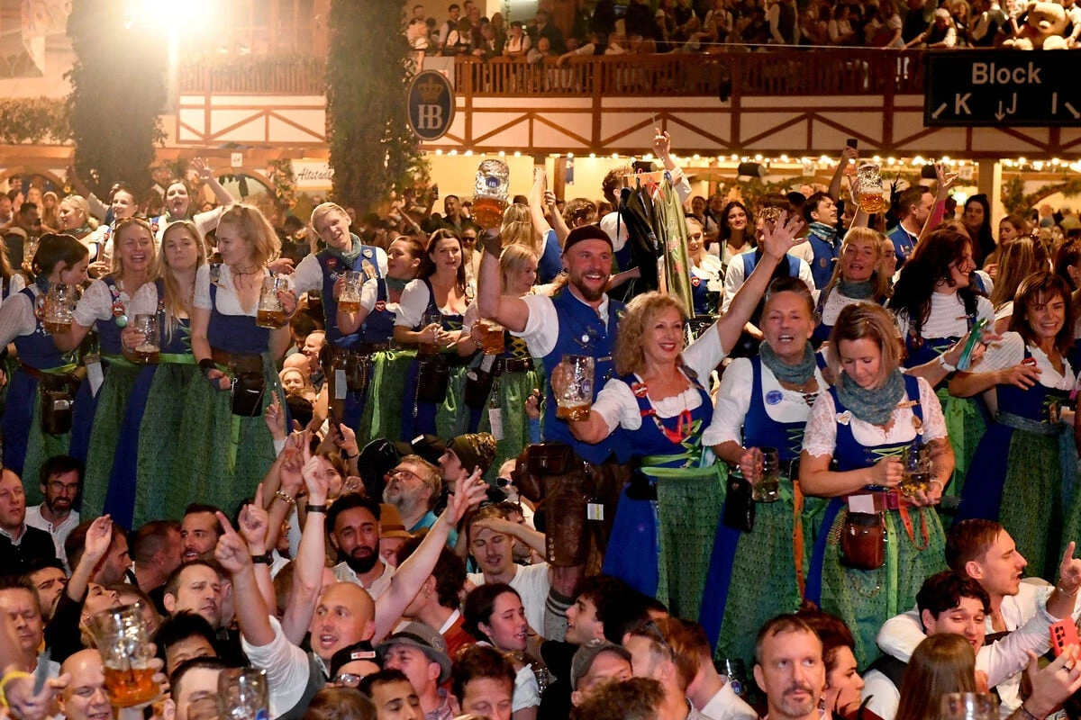 Prost aus München, Ciao aus Rom: Wer feierte auf dem Oktoberfest?