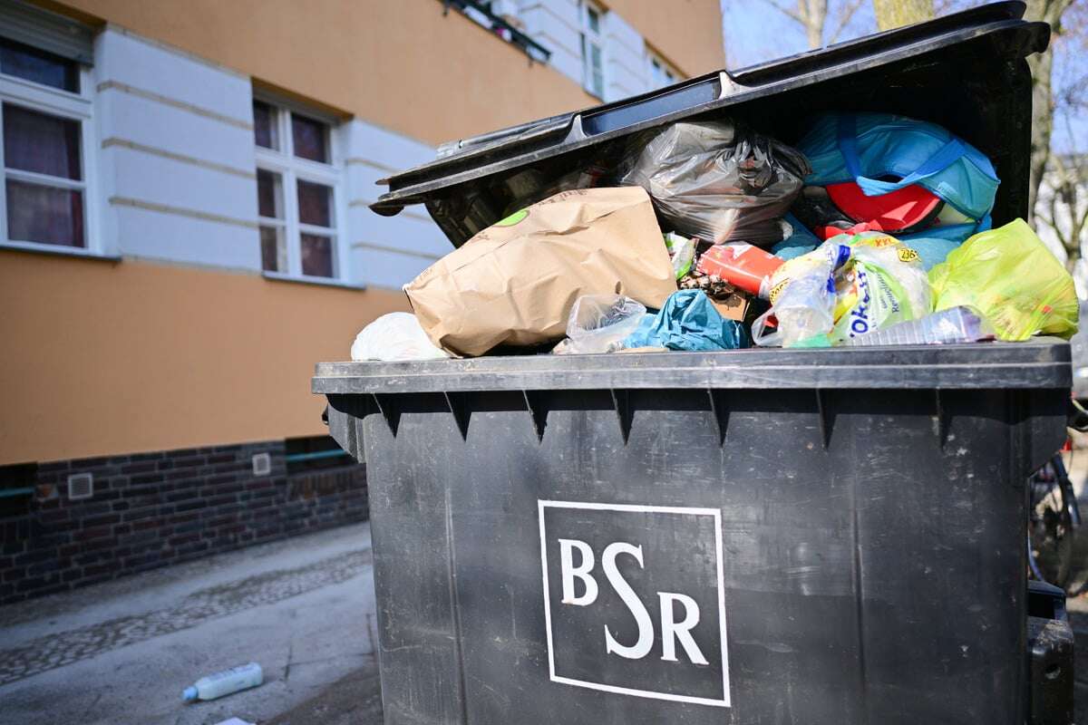 Schon wieder Streik: Berliner bleiben auf ihrem Müll sitzen - und das ganz schön lange!