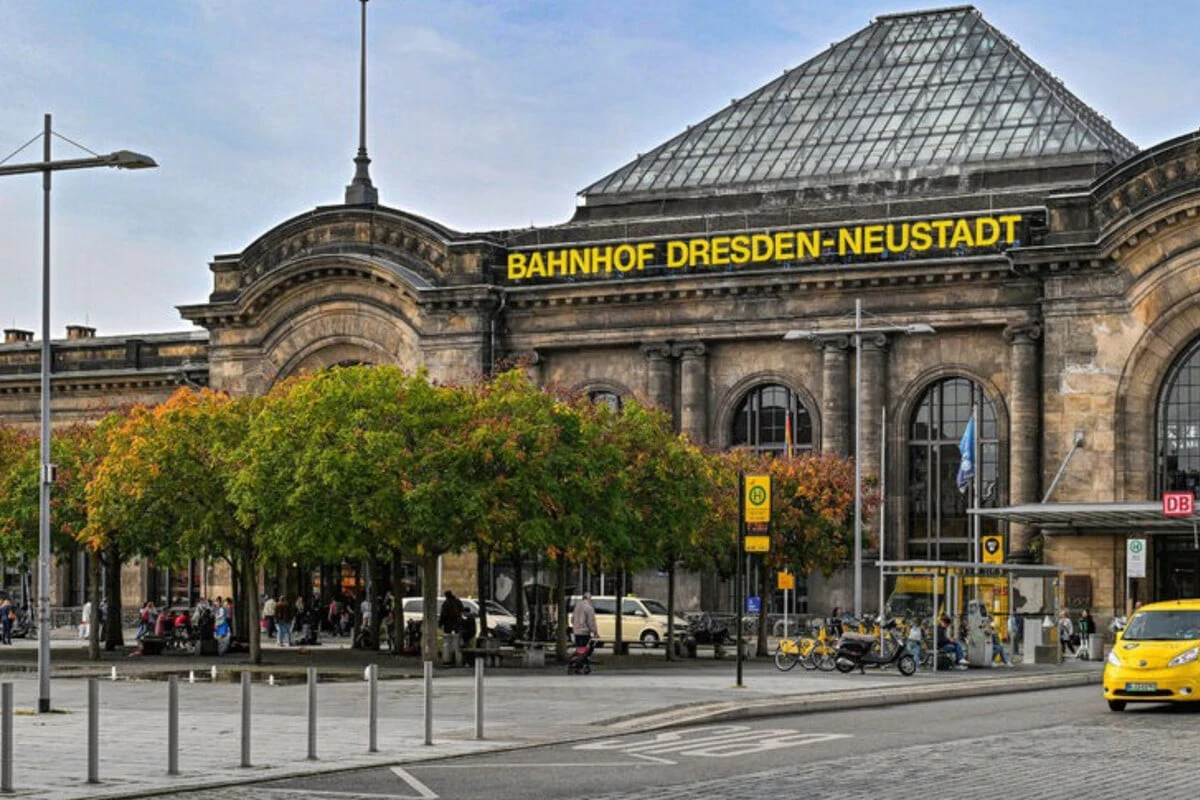 Blutige Attacke vor Dresdner Bahnhof: Jetzt muss der Verdächtige vor Gericht
