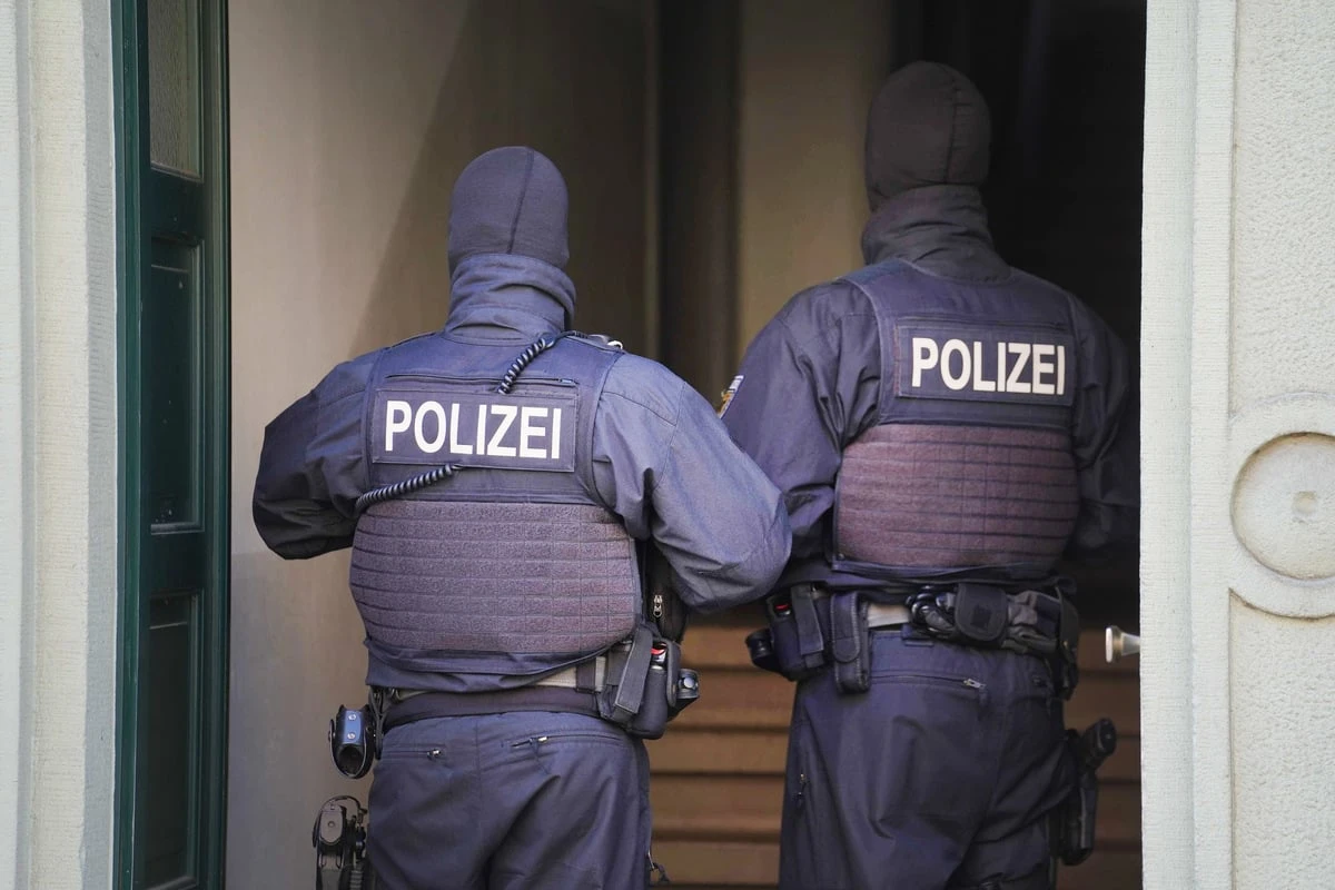Hunderte Datenträger sichergestellt: Große Kinderporno-Razzien in Leipzig und Dresden