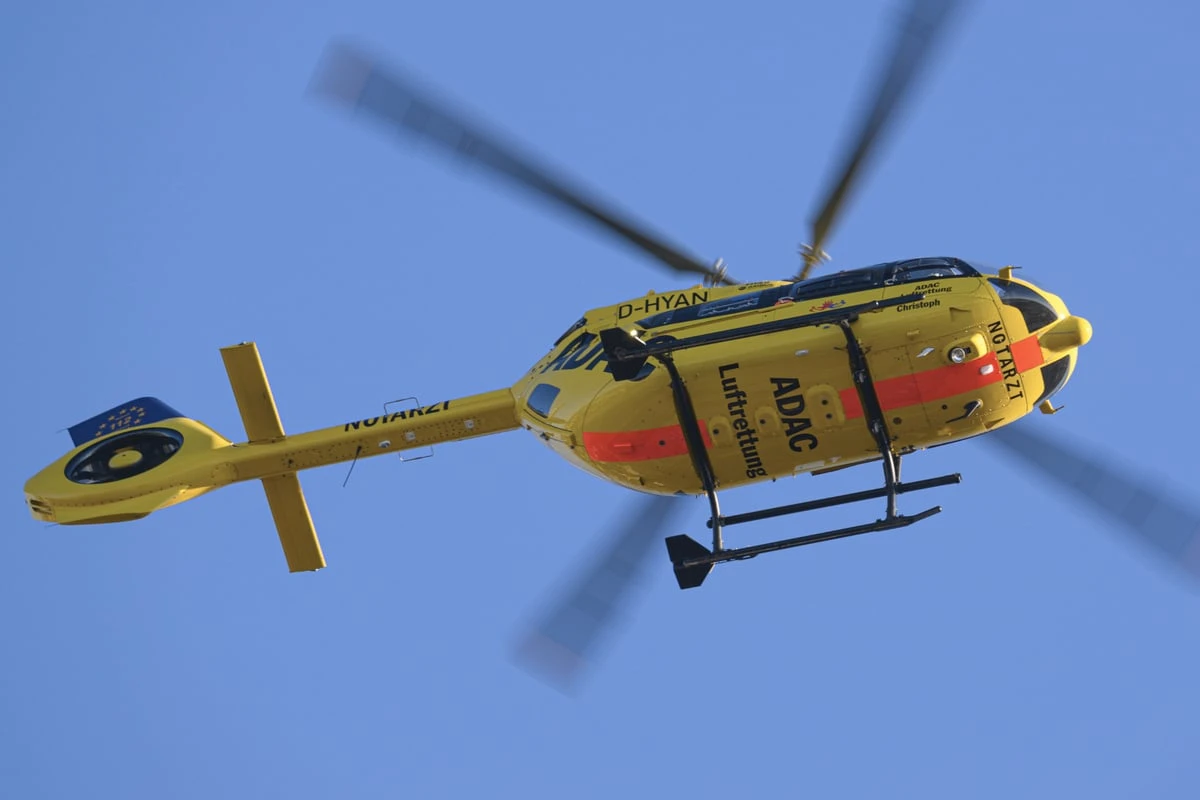 Lebensgefahr: Hubschrauber muss verletzten Radler in Klinik fliegen