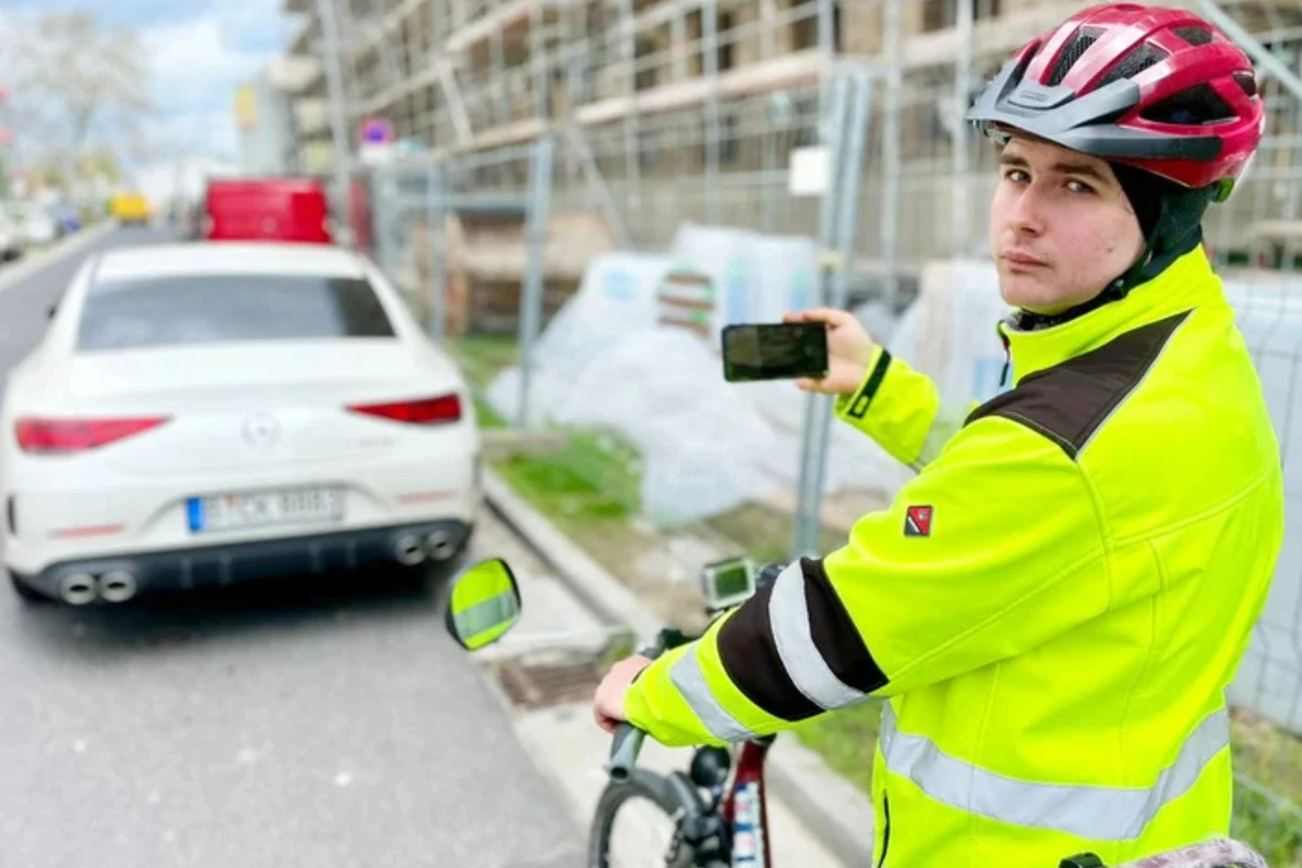 Ist er jetzt durchgedreht? Anzeigenhauptmeister verkauft kaputte Leuchtstoffröhre gegen Mondpreis