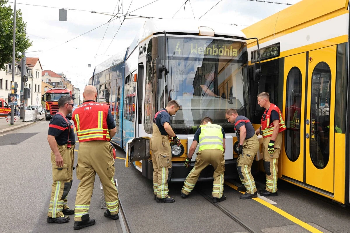 Schreck in Mickten: Straßenbahn springt von Gleisen, touchiert entgegenkommende Tram