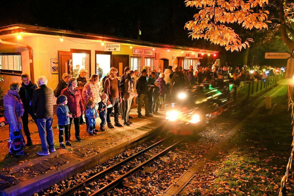 Michael Kretschmer fuhr im Sommer mit: Leipziger Parkeisenbahn gibt Zugabe