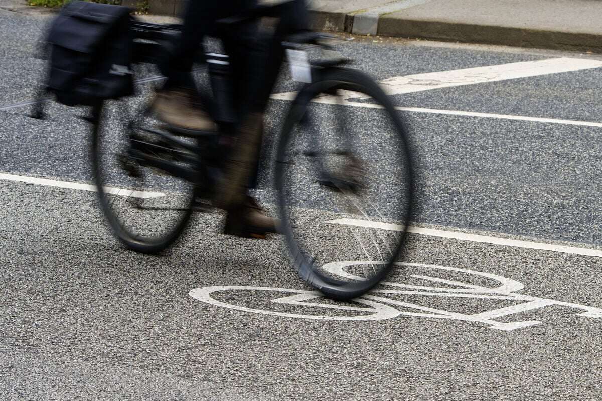 Radfahrer geht plötzlich auf zwei Kinder los: Wer hat etwas gesehen?