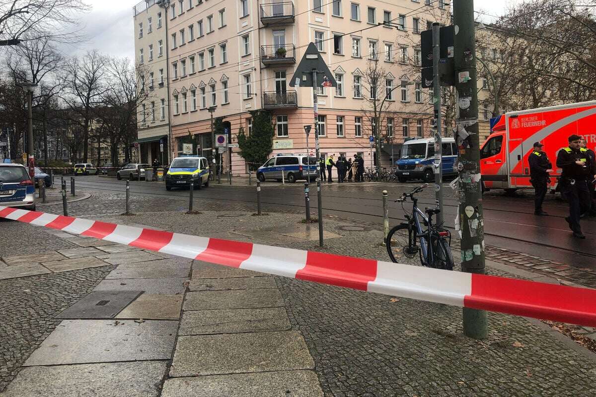 Bogenschütze schießt in Berlin auf Passanten: Wer hat etwas gesehen?