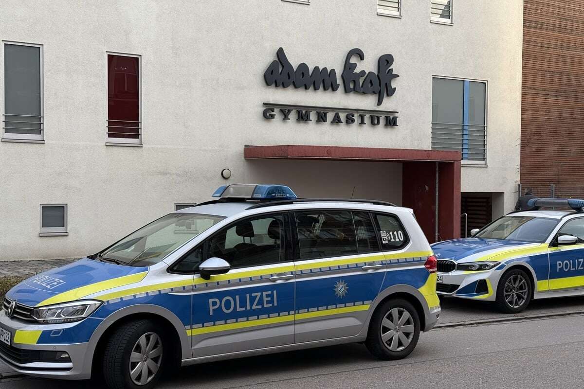 Droh-Botschaft in Schule entdeckt: Polizei durchsucht Gymnasium