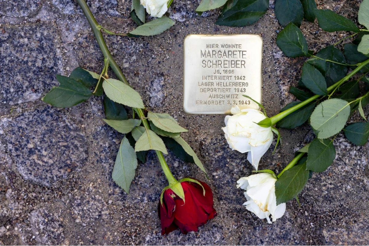 Dresden: Neue Stolpersteine helfen beim Erinnern